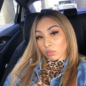 Meet your Posher, Desiree